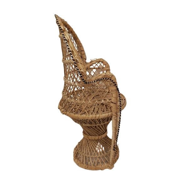 Vintage Bohemian Wicker Chair Plant Stand Home Decor - Picture 3 of 4